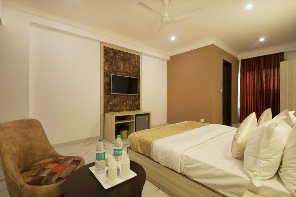 Hotel Almora Inn - Near By Delhi International Airport - With Free Airport Pickup And Drop New Delhi Ngoại thất bức ảnh
